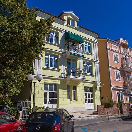 Apartments Villa Katarina Selce Exterior photo