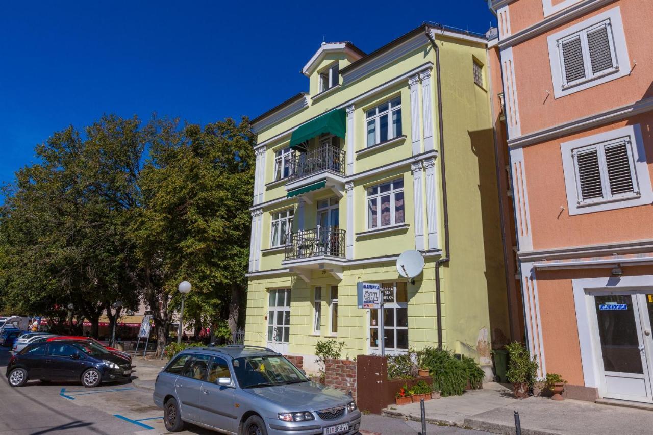 Apartments Villa Katarina Selce Exterior photo
