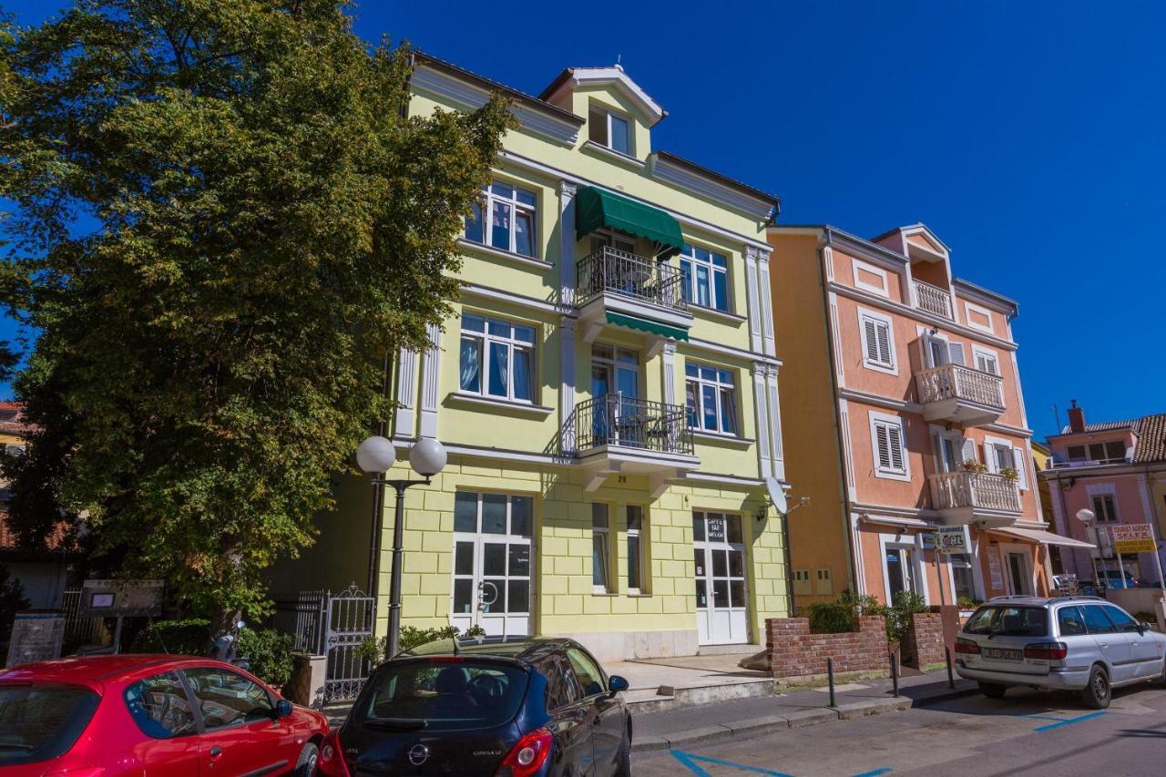 Apartments Villa Katarina Selce Exterior photo