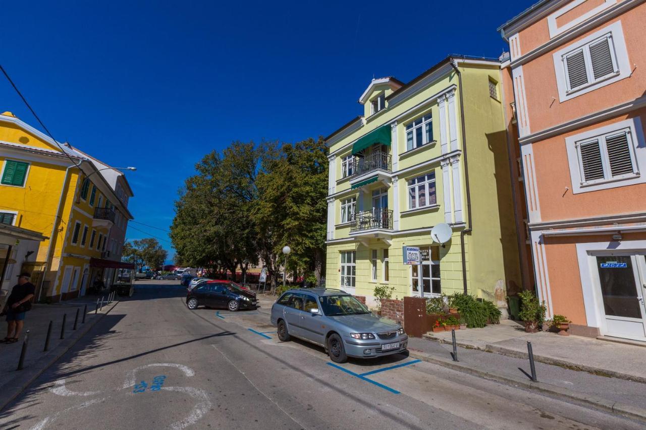 Apartments Villa Katarina Selce Exterior photo
